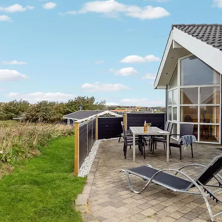 Feriehus Gorgeous In With House Sea View